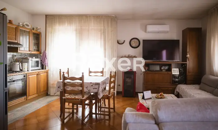 Rexer-Biancade-Porzione-di-bifamiliare-con-giardino-e-mansarda-Altro