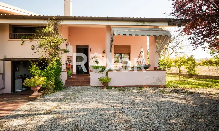 Rexer-Biancade-Porzione-di-bifamiliare-con-giardino-e-mansarda-Altro