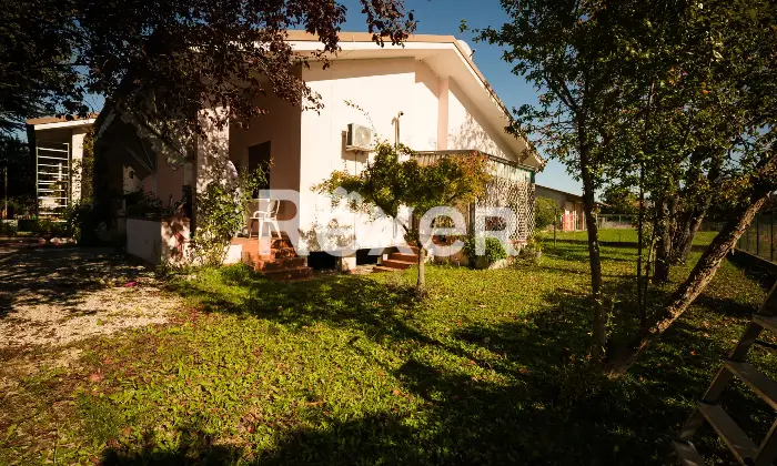 Rexer-Biancade-Porzione-di-bifamiliare-con-giardino-e-mansarda-Altro