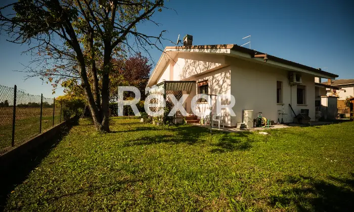 Rexer-Biancade-Porzione-di-bifamiliare-con-giardino-e-mansarda-Altro