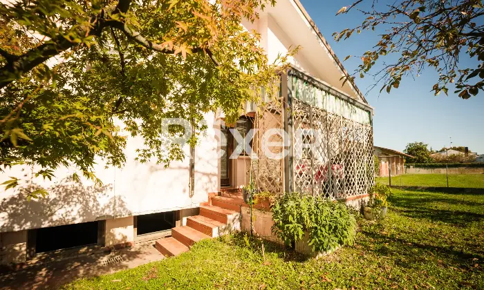 Rexer-Biancade-Porzione-di-bifamiliare-con-giardino-e-mansarda-Altro