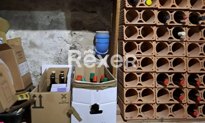 Rexer-Valdagno-Casale-rustico-con-due-abitazioni-indipendenti-e-terreno-di-ettari-Altro