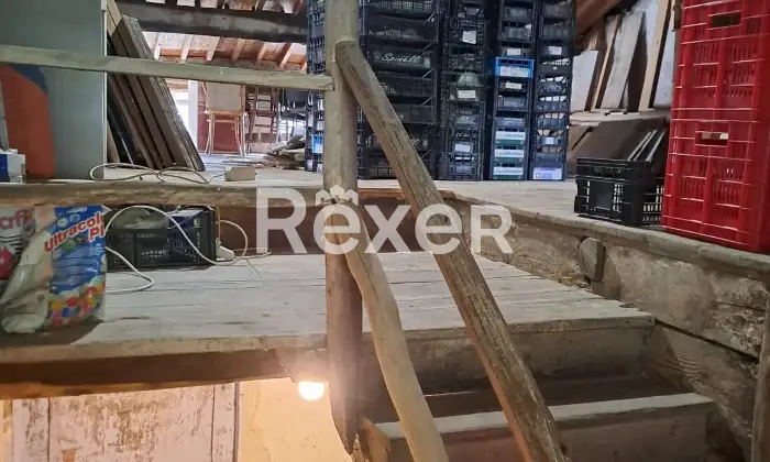 Rexer-Valdagno-Casale-rustico-con-due-abitazioni-indipendenti-e-terreno-di-ettari-Altro