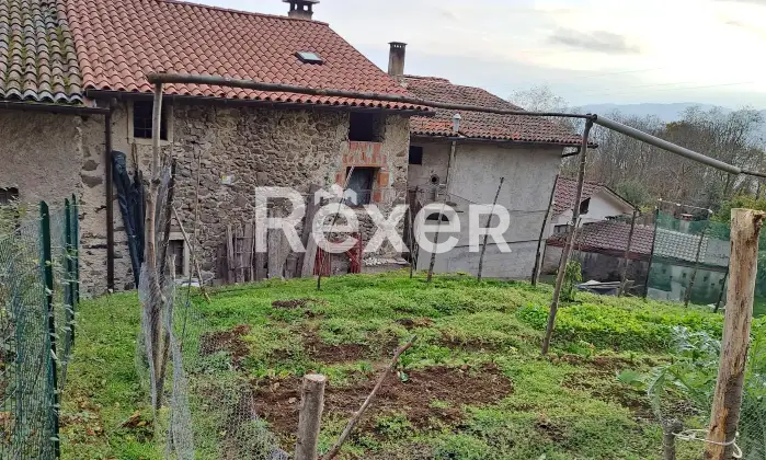 Rexer-Valdagno-Casale-rustico-con-due-abitazioni-indipendenti-e-terreno-di-ettari-Altro