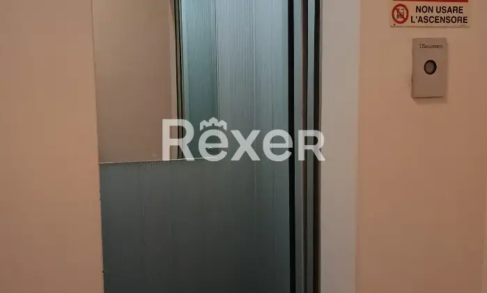 Rexer-Gallarate-Quadrilocale-con-doppi-servizi-e-box-auto-in-edificio-signorile-anni-Altro