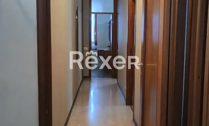 Rexer-Gallarate-Quadrilocale-con-doppi-servizi-e-box-auto-in-edificio-signorile-anni-Altro