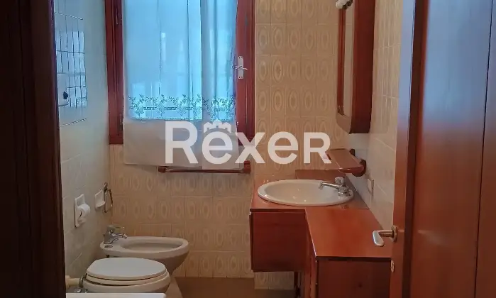 Rexer-Gallarate-Quadrilocale-con-doppi-servizi-e-box-auto-in-edificio-signorile-anni-Altro