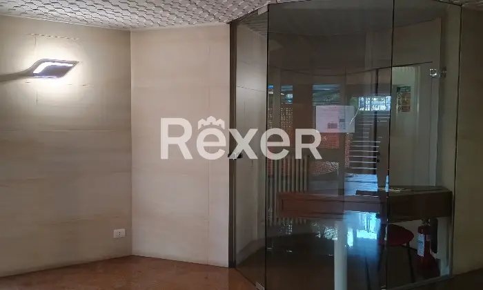 Rexer-Gallarate-Quadrilocale-con-doppi-servizi-e-box-auto-in-edificio-signorile-anni-Altro