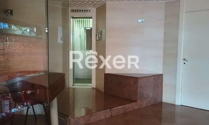 Rexer-Gallarate-Quadrilocale-con-doppi-servizi-e-box-auto-in-edificio-signorile-anni-Altro