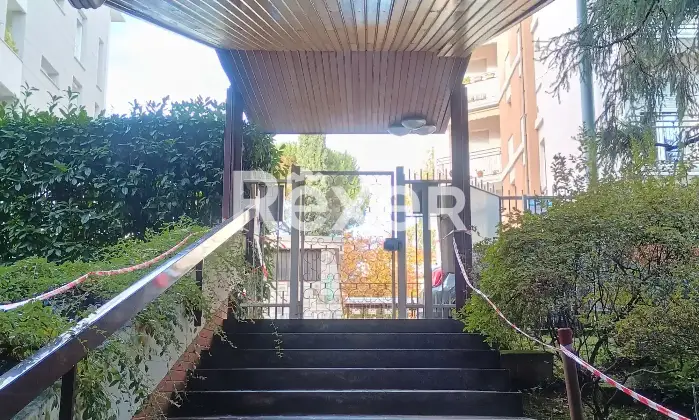 Rexer-Gallarate-Quadrilocale-con-doppi-servizi-e-box-auto-in-edificio-signorile-anni-Altro