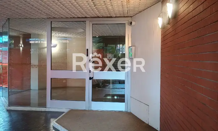 Rexer-Gallarate-Quadrilocale-con-doppi-servizi-e-box-auto-in-edificio-signorile-anni-Altro
