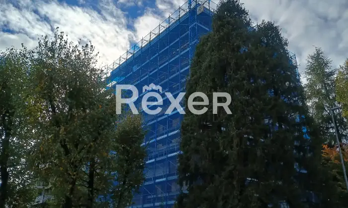Rexer-Gallarate-Quadrilocale-con-doppi-servizi-e-box-auto-in-edificio-signorile-anni-Altro