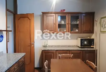 Rexer-Gallarate-Quadrilocale-con-doppi-servizi-e-box-auto-in-edificio-signorile-anni-Altro