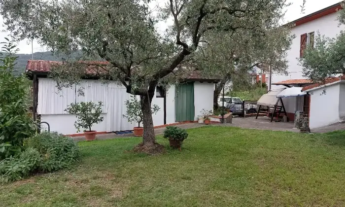 Rexer-Fivizzano-TerrenoCasa-in-campagna-in-Lunigiana-Dpendance