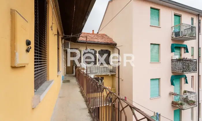 Rexer-Abbiategrasso-Trilocale-luminoso-di-mq-ca-in-contesto-depoca-a-due-passi-dalla-Stazione-Altro