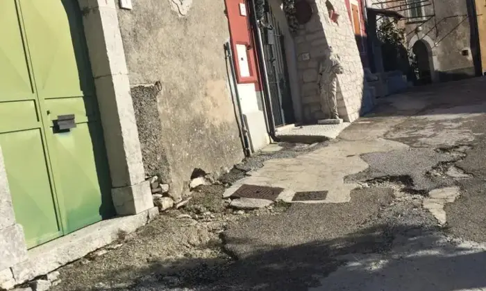 Rexer-Santa-Croce-del-Sannio-Casa-in-pietra-su-tre-livelli-con-vista-panoramica-a-Santa-Croce-del-Sannio-Altro