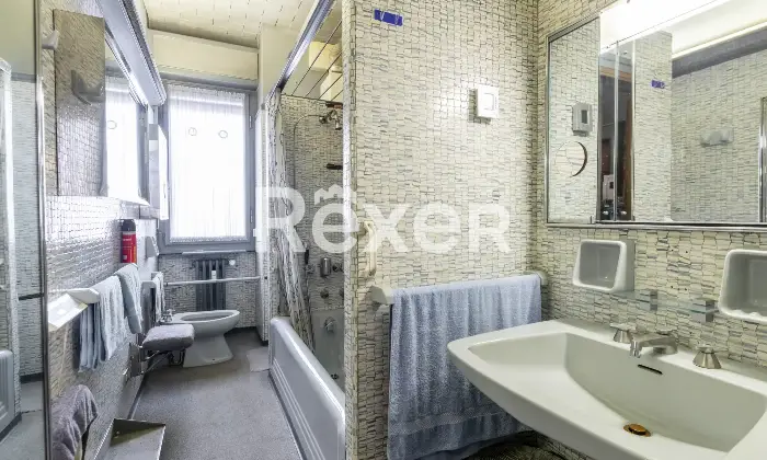Rexer-Milano-Trilocale-luminoso-e-personalizzabile-in-zona-Viale-Marche-Altro
