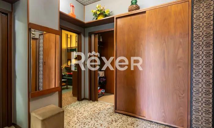 Rexer-Milano-Trilocale-luminoso-e-personalizzabile-in-zona-Viale-Marche-Altro