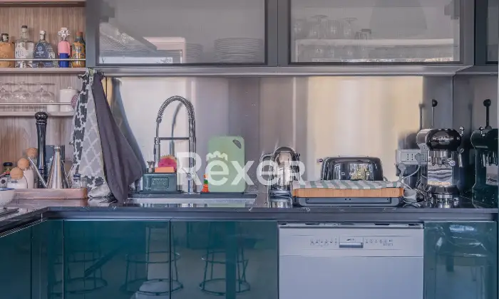 Rexer-Roma-Luminoso-appartamento-con-terrazza-Altro