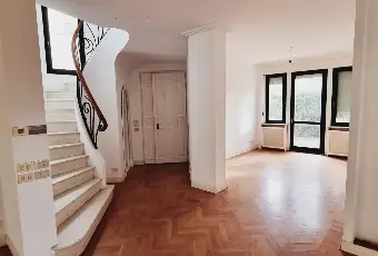 Rexer-Pesaro-Villa-di-Prestigio-a-Pesaro-con-Giardino-Privato-e-Garage-Altro