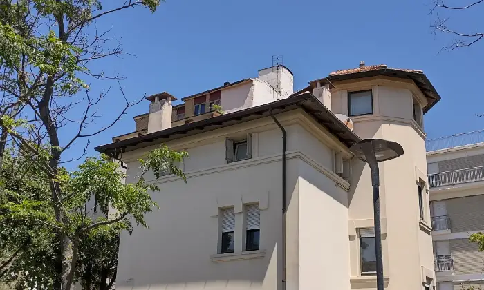 Rexer-Pesaro-Villa-di-Prestigio-a-Pesaro-con-Giardino-Privato-e-Garage-Altro