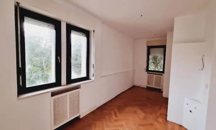 Rexer-Pesaro-Villa-di-Prestigio-a-Pesaro-con-Giardino-Privato-e-Garage-Altro