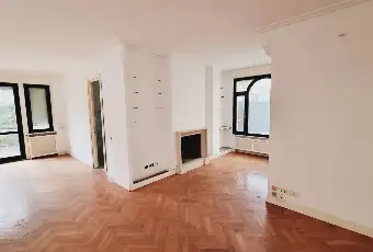 Rexer-Pesaro-Villa-di-Prestigio-a-Pesaro-con-Giardino-Privato-e-Garage-Altro