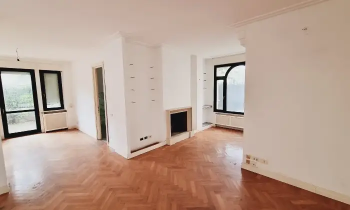 Rexer-Pesaro-Villa-di-Prestigio-a-Pesaro-con-Giardino-Privato-e-Garage-Altro