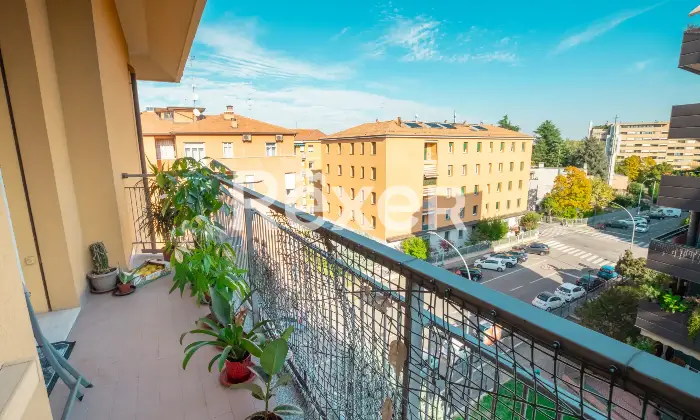 Rexer-Bologna-Appartamento-al-quarto-piano-con-ascensore-Altro