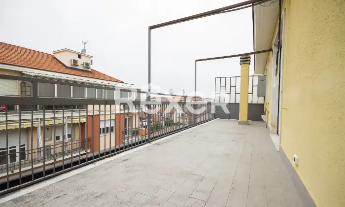 Rexer-Grugliasco-Monolocale-con-terrazzo-Altro
