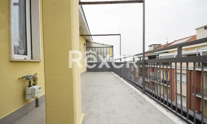 Rexer-Grugliasco-Monolocale-con-terrazzo-Altro