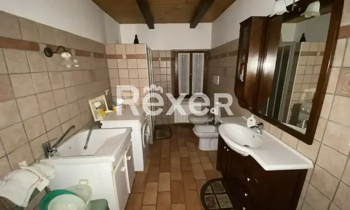 Rexer-Belvedere-Ostrense-Villetta-indipendente-con-giardino-privato-e-ampi-spazi-su-due-livelli-Bagno