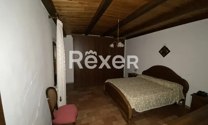 Rexer-Belvedere-Ostrense-Villetta-indipendente-con-giardino-privato-e-ampi-spazi-su-due-livelli-Camera-da-letto-matrimoniale