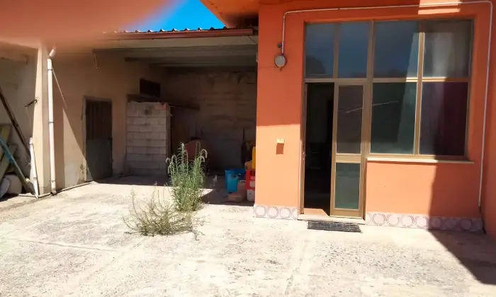 Rexer-Cabras-Ampio-appartamento-con-terreno-edificabile-e-ingresso-indipendente-Cabras-OR-Altro