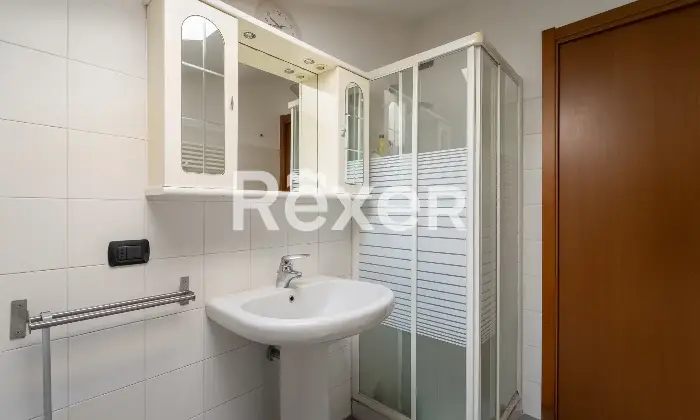 Rexer-Milano-Luminosa-mansarda-di-mq-in-contesto-del-Altro
