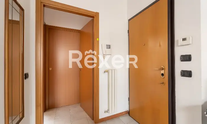 Rexer-Milano-Luminosa-mansarda-di-mq-in-contesto-del-Altro