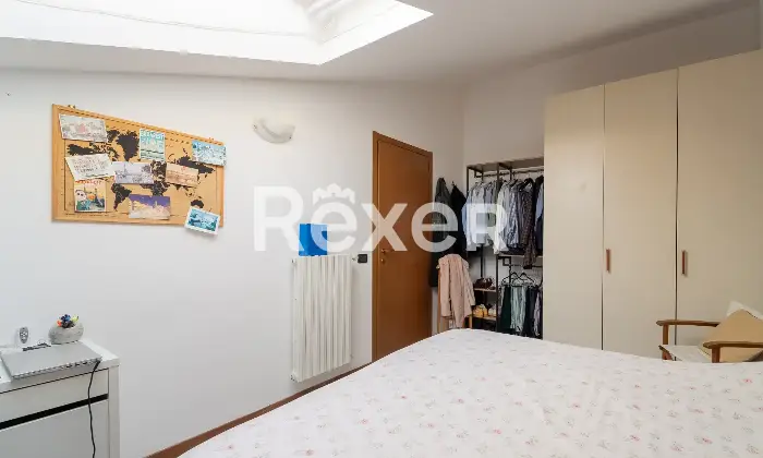 Rexer-Milano-Luminosa-mansarda-di-mq-in-contesto-del-Altro