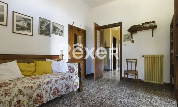 Rexer-Grazzano-Badoglio-Villa-indipendente-di-ampia-metratura-con-giardino-e-frutteto-Altro