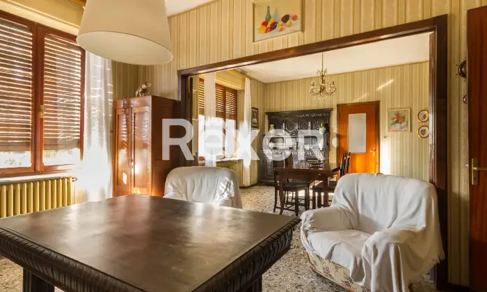 Rexer-Grazzano-Badoglio-Villa-indipendente-di-ampia-metratura-con-giardino-e-frutteto-Altro