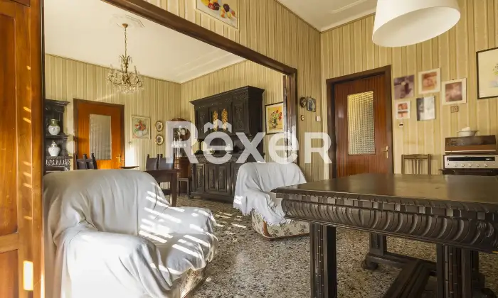 Rexer-Grazzano-Badoglio-Villa-indipendente-di-ampia-metratura-con-giardino-e-frutteto-Altro