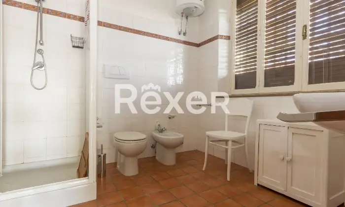 Rexer-Grazzano-Badoglio-Villa-indipendente-di-ampia-metratura-con-giardino-e-frutteto-Altro