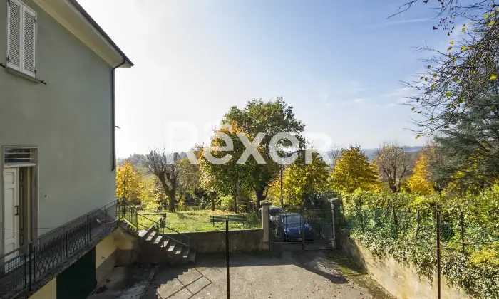 Rexer-Grazzano-Badoglio-Villa-indipendente-di-ampia-metratura-con-giardino-e-frutteto-Altro