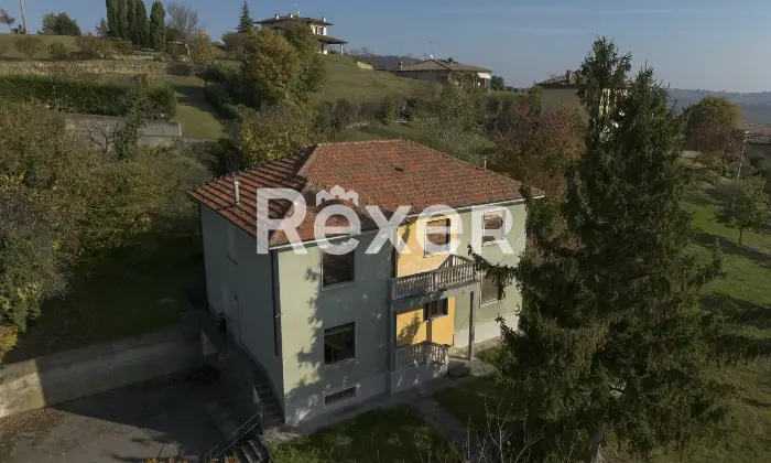 Rexer-Grazzano-Badoglio-Villa-indipendente-di-ampia-metratura-con-giardino-e-frutteto-Altro