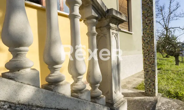 Rexer-Grazzano-Badoglio-Villa-indipendente-di-ampia-metratura-con-giardino-e-frutteto-Altro