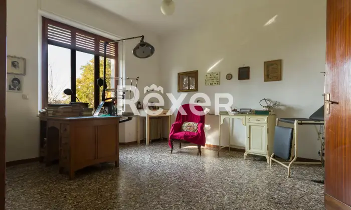 Rexer-Grazzano-Badoglio-Villa-indipendente-di-ampia-metratura-con-giardino-e-frutteto-Altro