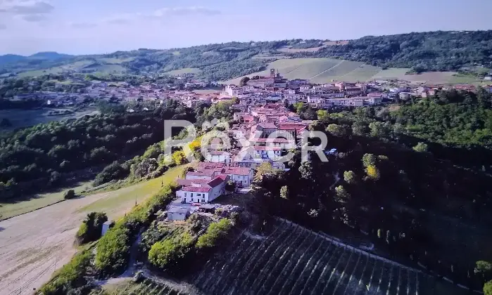 Rexer-Grazzano-Badoglio-Villa-indipendente-di-ampia-metratura-con-giardino-e-frutteto-Altro