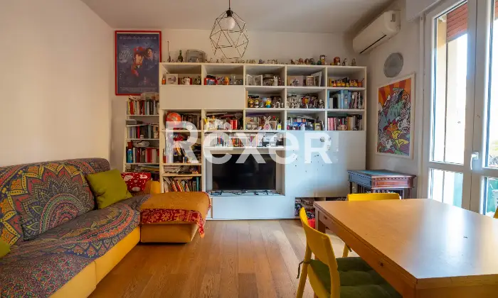 Rexer-Bologna-Appartamento-con-balconi-e-cantina-Altro