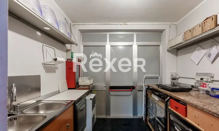 Rexer-Borgo-San-Giacomo-Locale-commerciale-Sala-da-ballo-con-spazio-estivo-e-parcheggio-privato-Altro