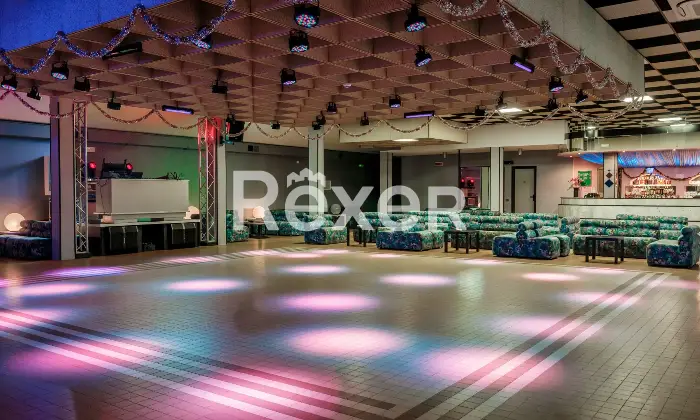 Rexer-Borgo-San-Giacomo-Locale-commerciale-Sala-da-ballo-con-spazio-estivo-e-parcheggio-privato-Altro
