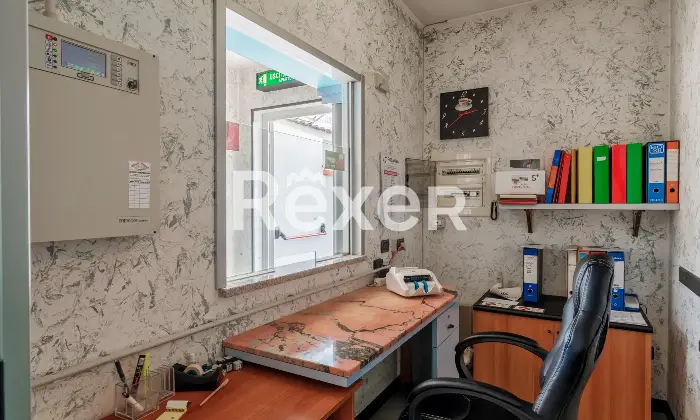 Rexer-Borgo-San-Giacomo-Locale-commerciale-Sala-da-ballo-con-spazio-estivo-e-parcheggio-privato-Altro